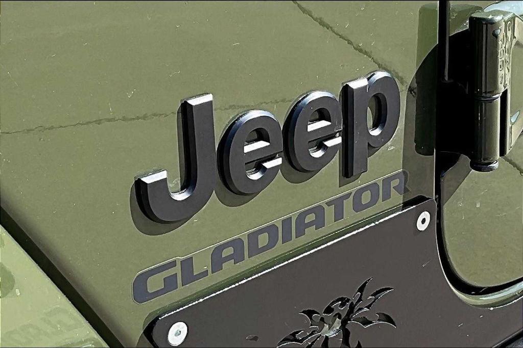 used 2022 Jeep Gladiator car, priced at $34,497