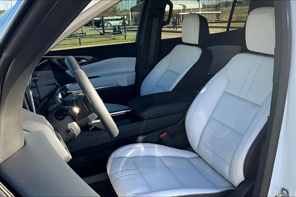 new 2026 Chevrolet Traverse car, priced at $59,940