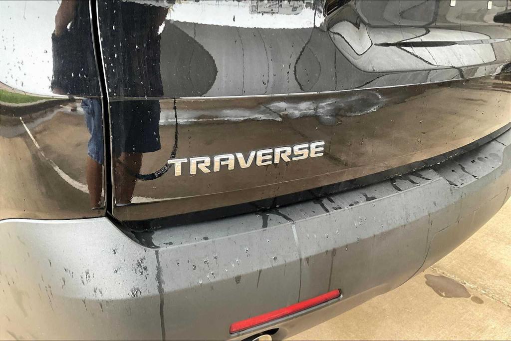 used 2022 Chevrolet Traverse car, priced at $22,787