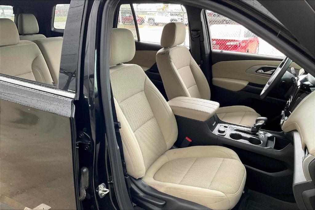 used 2022 Chevrolet Traverse car, priced at $22,787