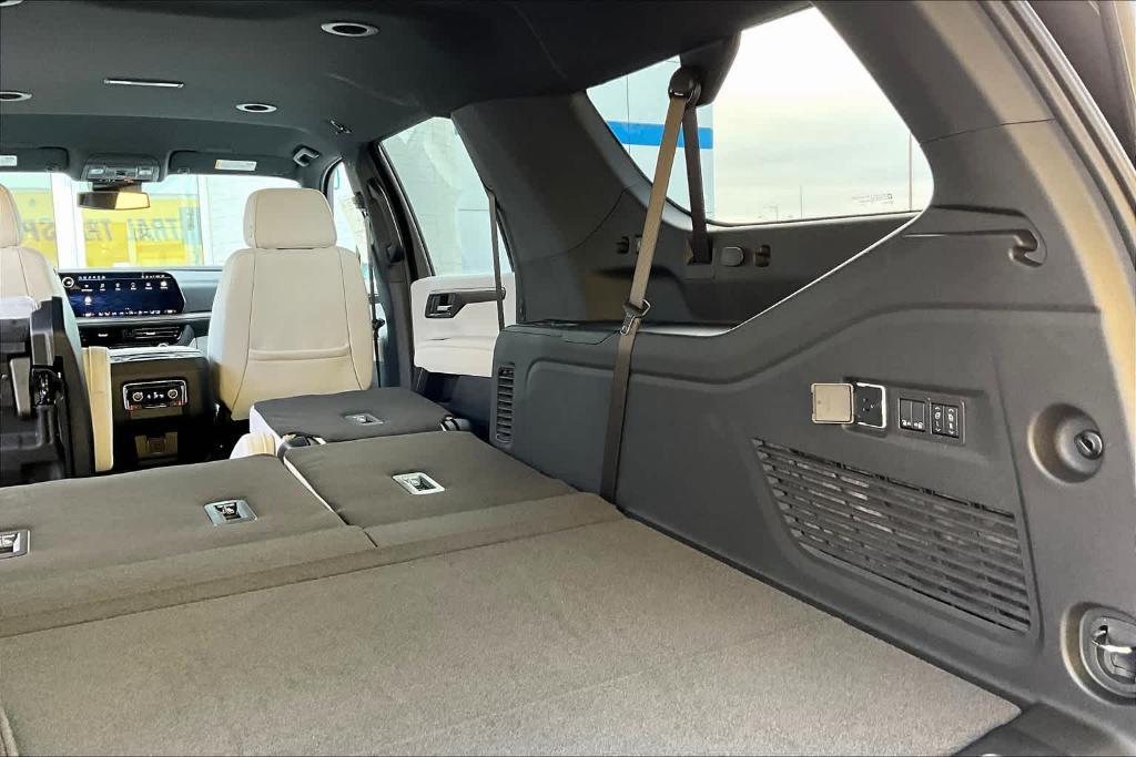 new 2025 Chevrolet Suburban car, priced at $82,120