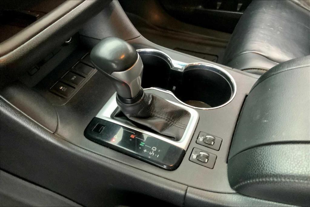 used 2019 Toyota Highlander car, priced at $23,908