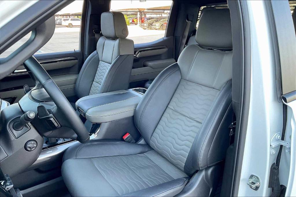 used 2025 Chevrolet Silverado 1500 car, priced at $60,304