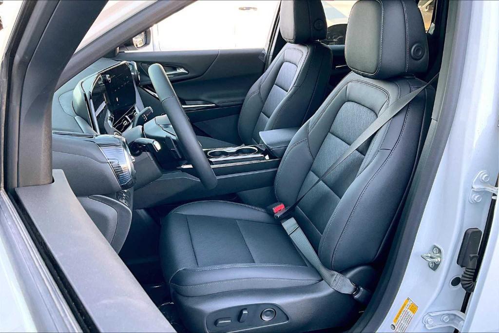 new 2025 Chevrolet Equinox car, priced at $33,665