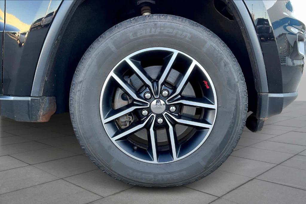 used 2018 Jeep Grand Cherokee car, priced at $16,954