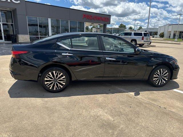 used 2023 Nissan Altima car, priced at $25,908