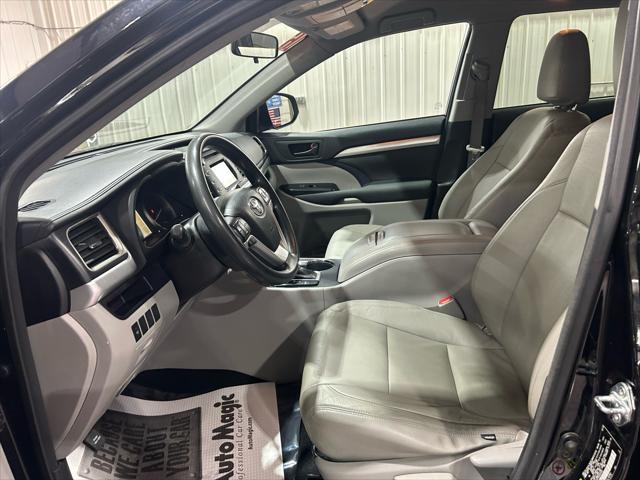 used 2016 Toyota Highlander car