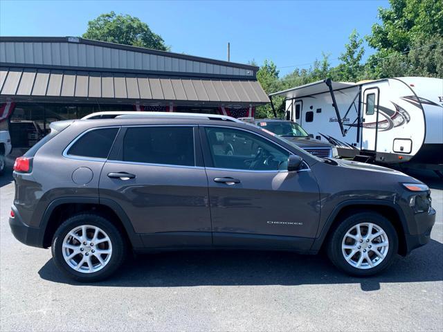 used 2018 Jeep Cherokee car, priced at $12,990