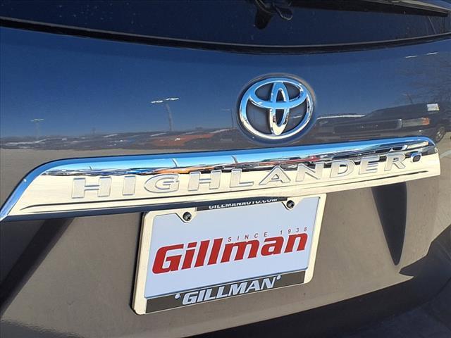 used 2011 Toyota Highlander car, priced at $10,695