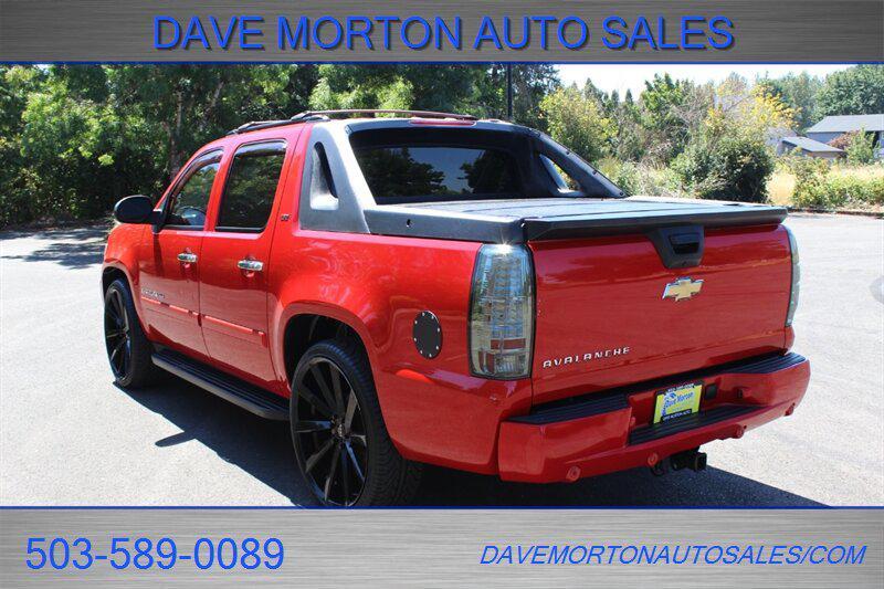used 2008 Chevrolet Avalanche car, priced at $11,995