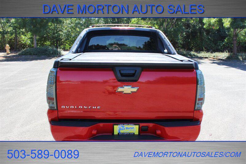 used 2008 Chevrolet Avalanche car, priced at $11,995