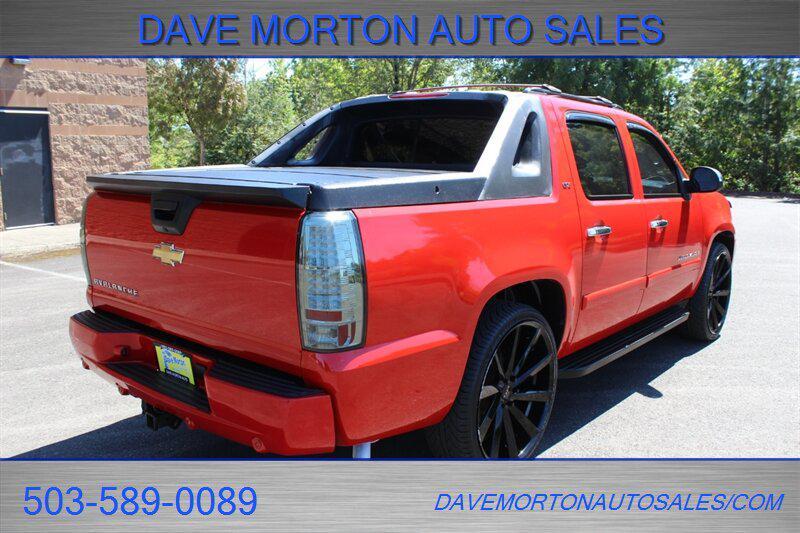 used 2008 Chevrolet Avalanche car, priced at $11,995
