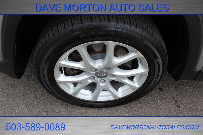 used 2018 Jeep Cherokee car, priced at $9,995