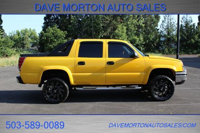 used 2003 Chevrolet Avalanche car, priced at $11,995