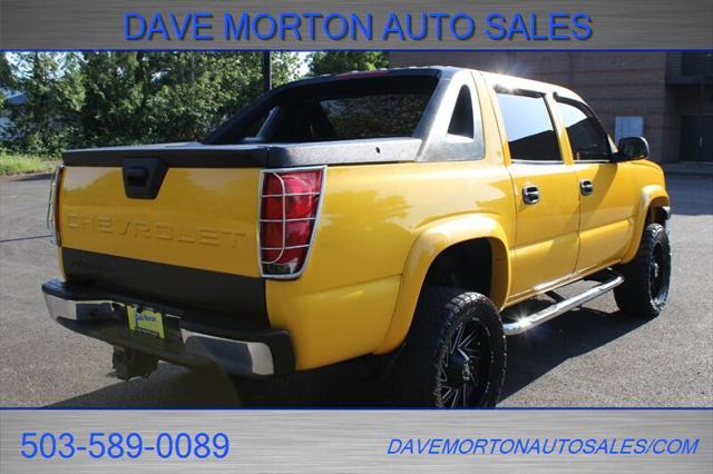 used 2003 Chevrolet Avalanche car, priced at $11,995