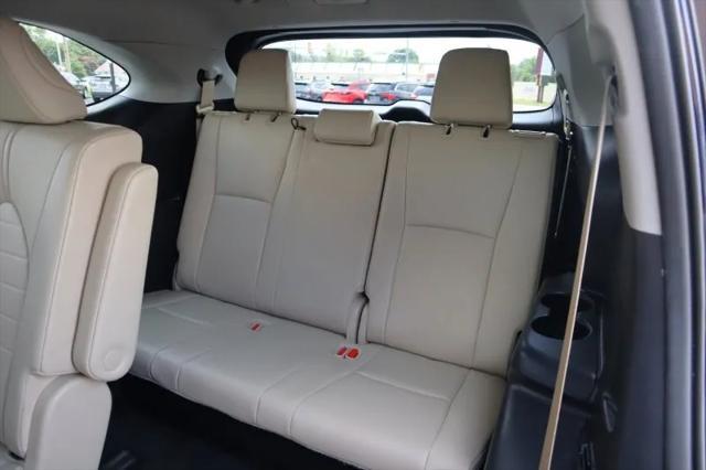 used 2021 Toyota Highlander Hybrid car, priced at $33,550