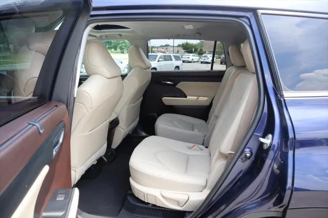 used 2021 Toyota Highlander Hybrid car, priced at $33,550