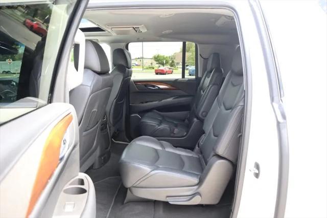 used 2019 Cadillac Escalade ESV car, priced at $28,275