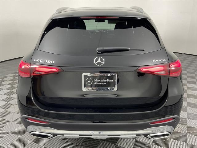 new 2025 Mercedes-Benz GLC 300 car, priced at $59,184