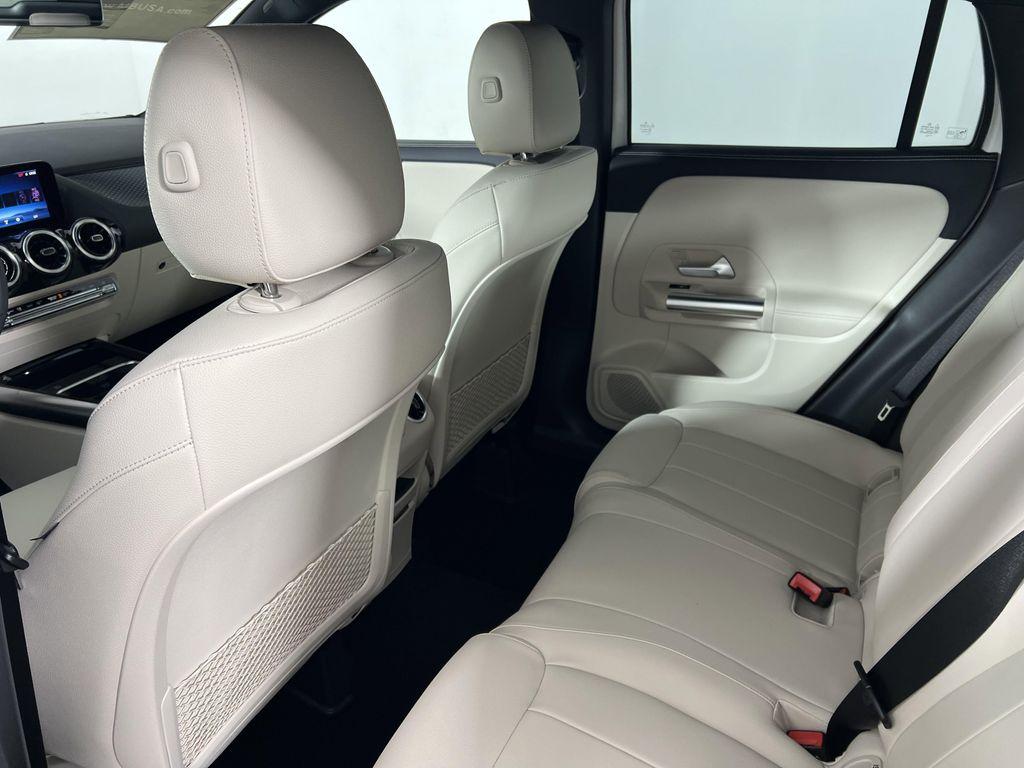 new 2026 Mercedes-Benz GLA 250 car, priced at $45,250