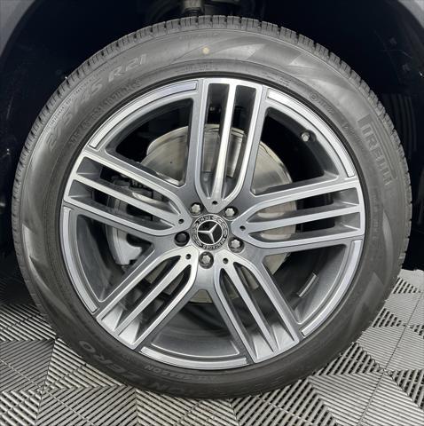 new 2025 Mercedes-Benz GLS 450 car, priced at $91,775