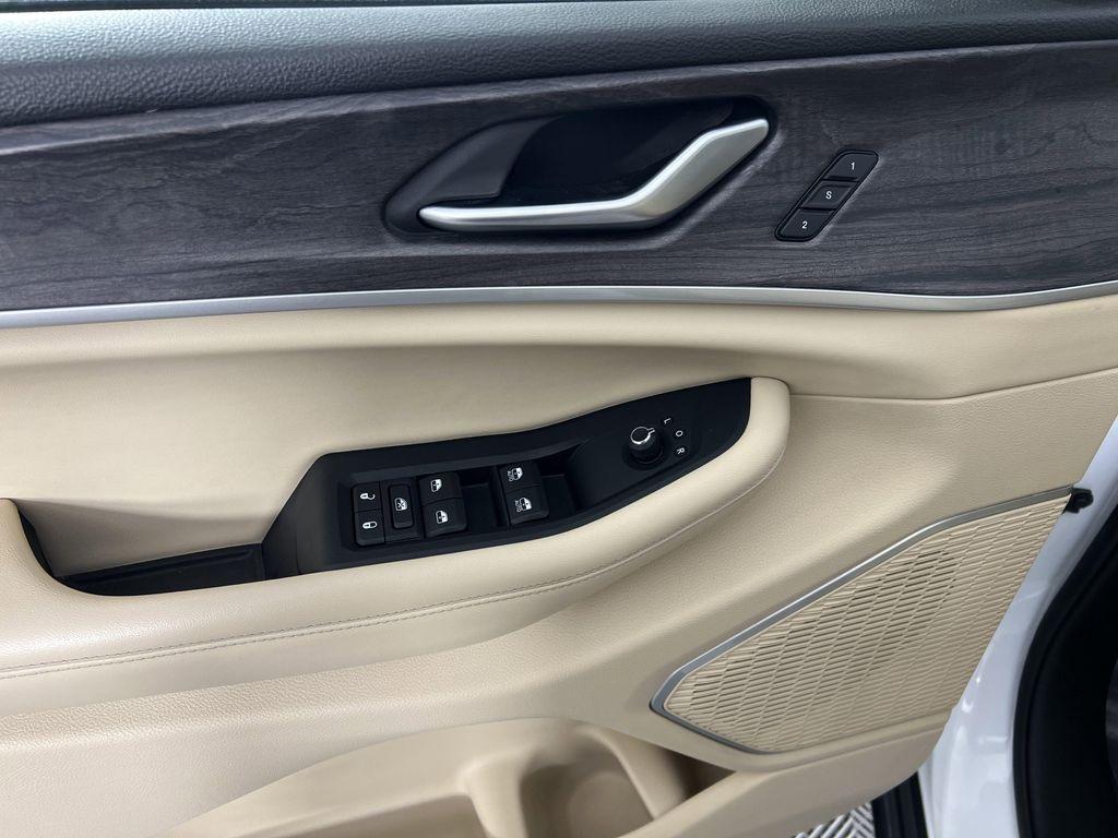 used 2022 Jeep Grand Cherokee car, priced at $26,876