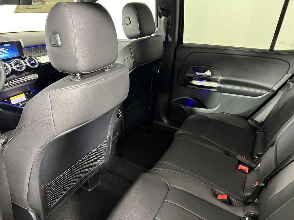 new 2025 Mercedes-Benz GLB 250 car, priced at $47,145