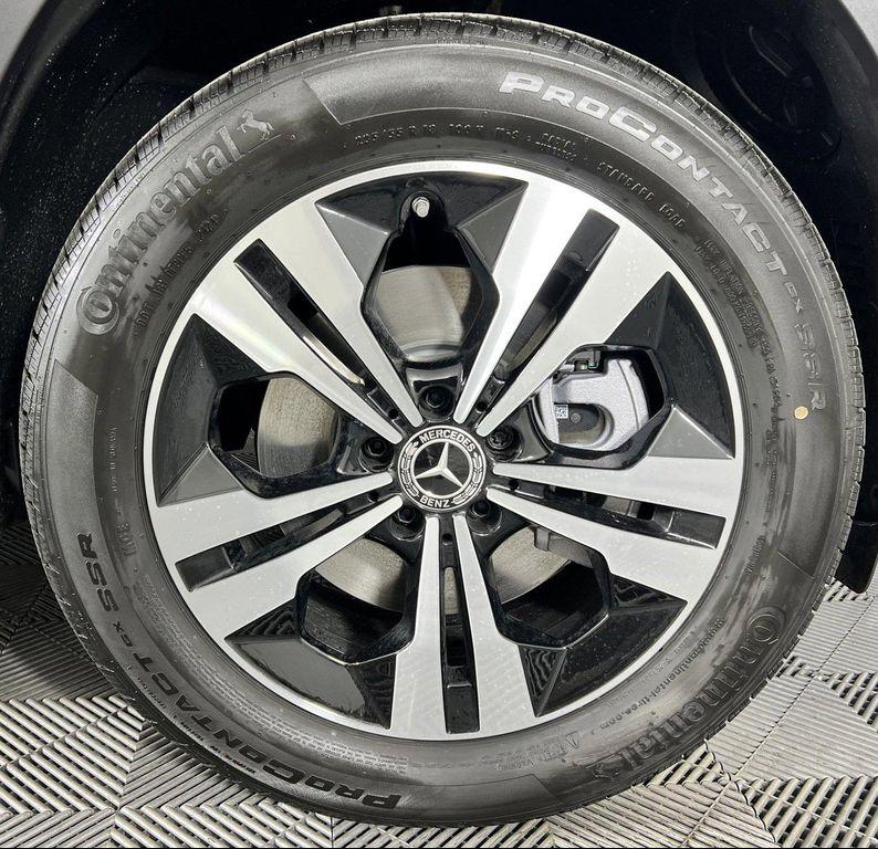 new 2025 Mercedes-Benz GLB 250 car, priced at $47,145