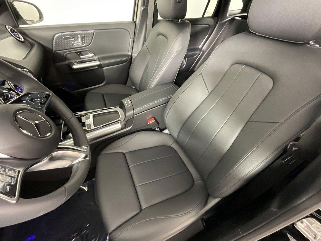 new 2025 Mercedes-Benz GLA 250 car, priced at $49,460