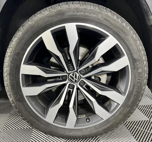 used 2020 Volkswagen Atlas Cross Sport car, priced at $27,989