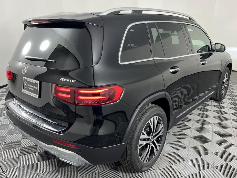 new 2024 Mercedes-Benz GLB 250 car, priced at $48,715