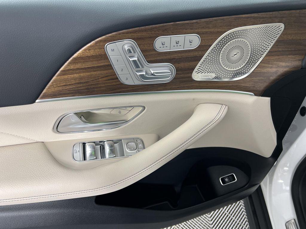 new 2025 Mercedes-Benz GLS 450 car, priced at $91,175