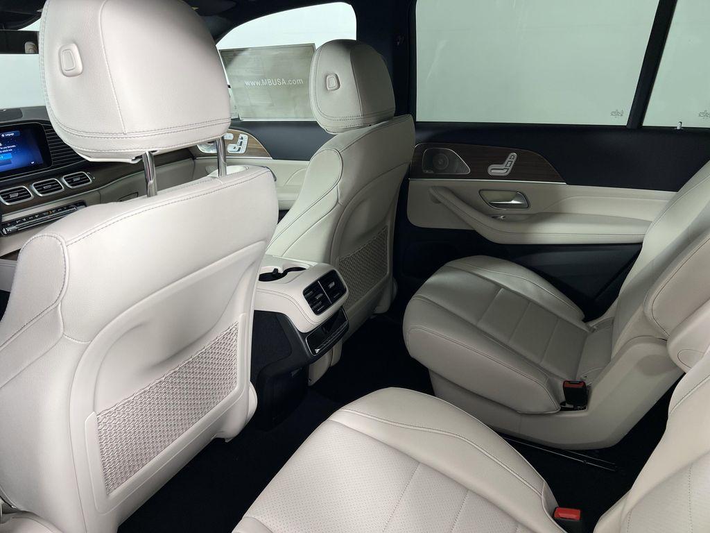 new 2025 Mercedes-Benz GLS 450 car, priced at $91,175