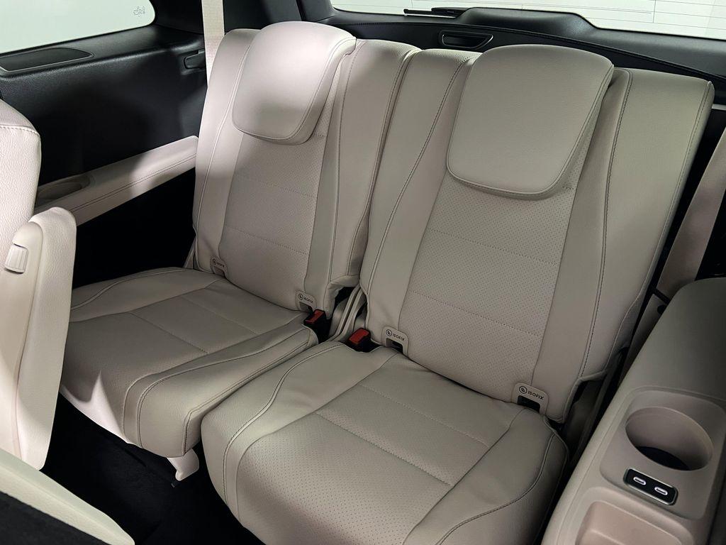 new 2025 Mercedes-Benz GLS 450 car, priced at $91,175