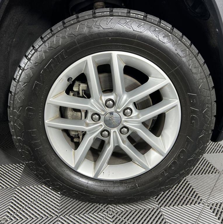 used 2018 Jeep Grand Cherokee car, priced at $15,352