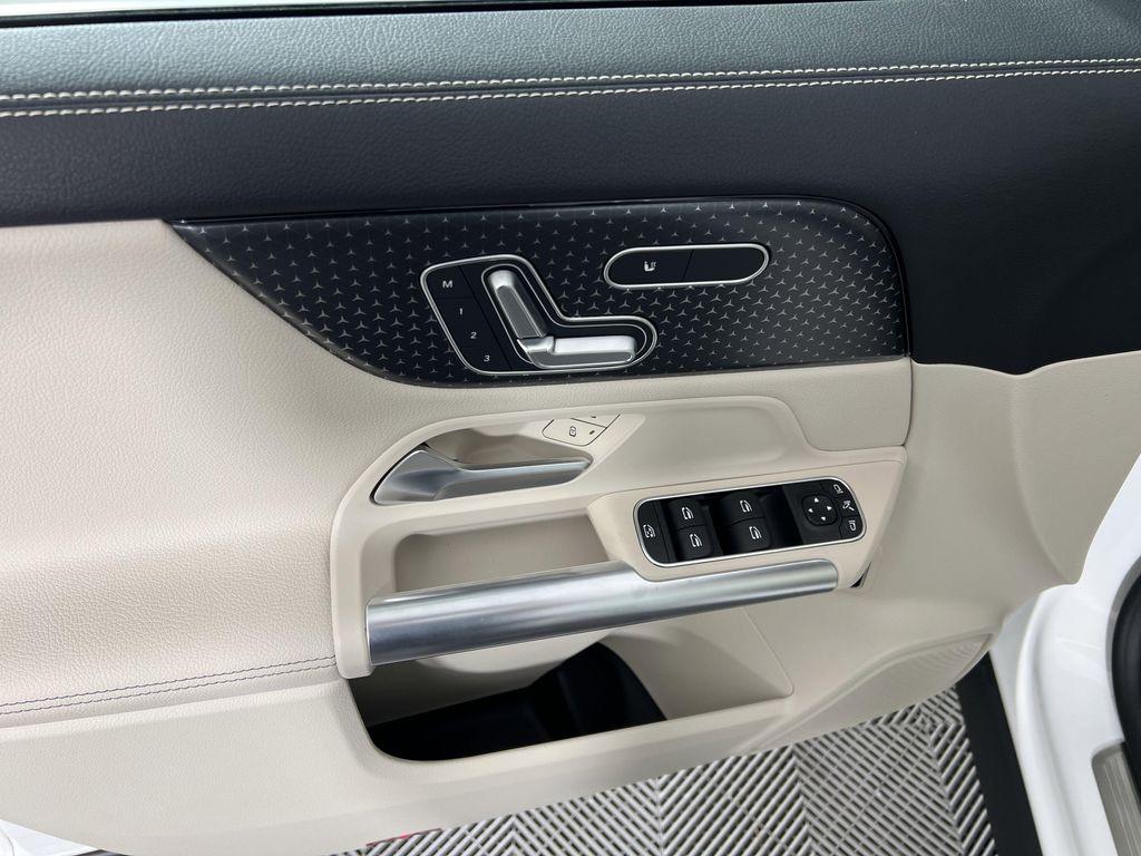 new 2026 Mercedes-Benz GLA 250 car, priced at $45,250