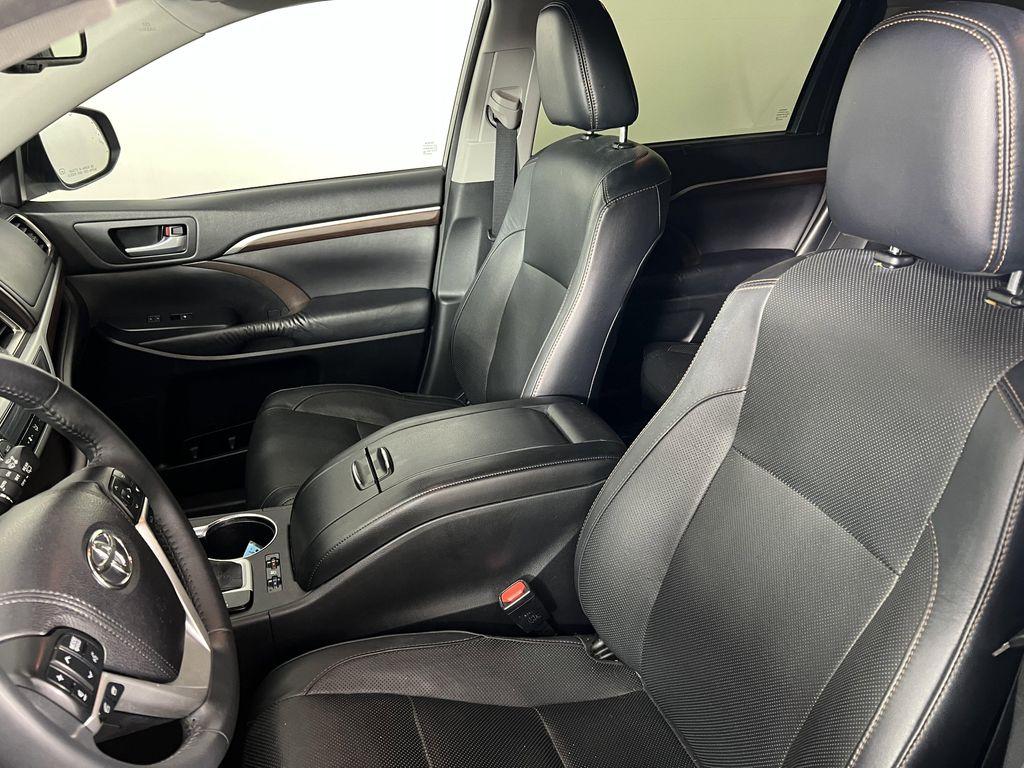used 2016 Toyota Highlander car, priced at $19,798