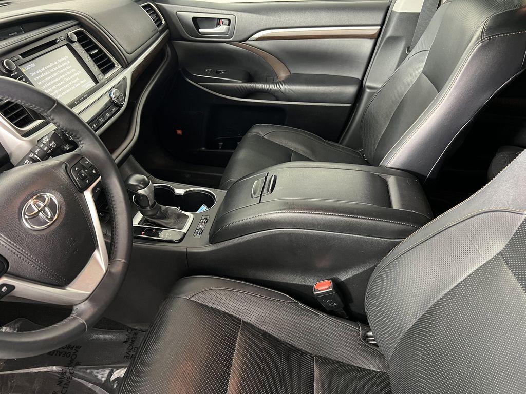 used 2016 Toyota Highlander car, priced at $19,798