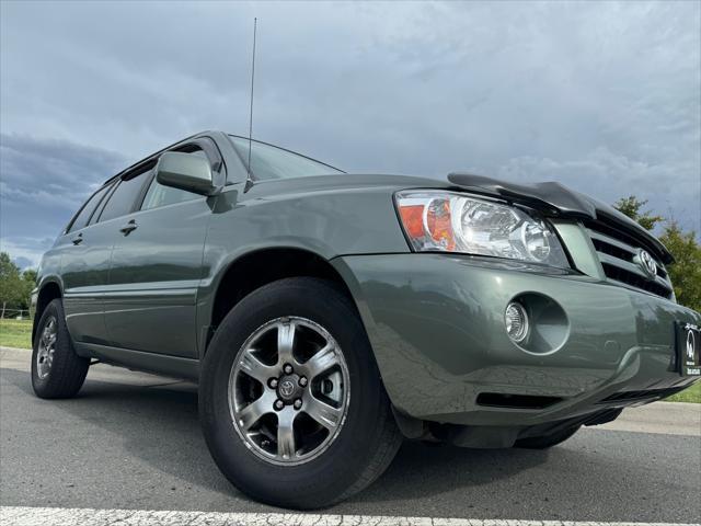 used 2005 Toyota Highlander car, priced at $6,995