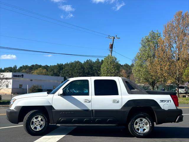 used 2003 Chevrolet Avalanche car, priced at $7,995