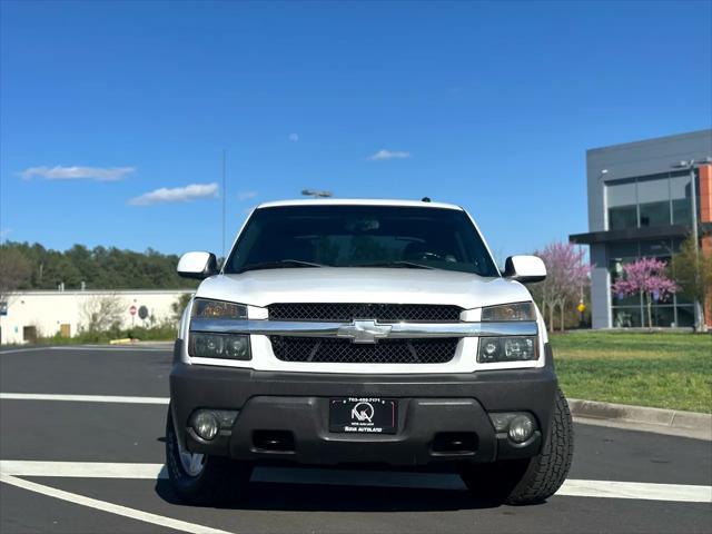 used 2003 Chevrolet Avalanche car, priced at $7,995