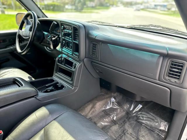 used 2003 Chevrolet Avalanche car, priced at $7,995