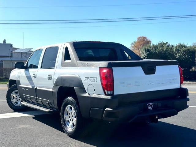 used 2003 Chevrolet Avalanche car, priced at $7,995