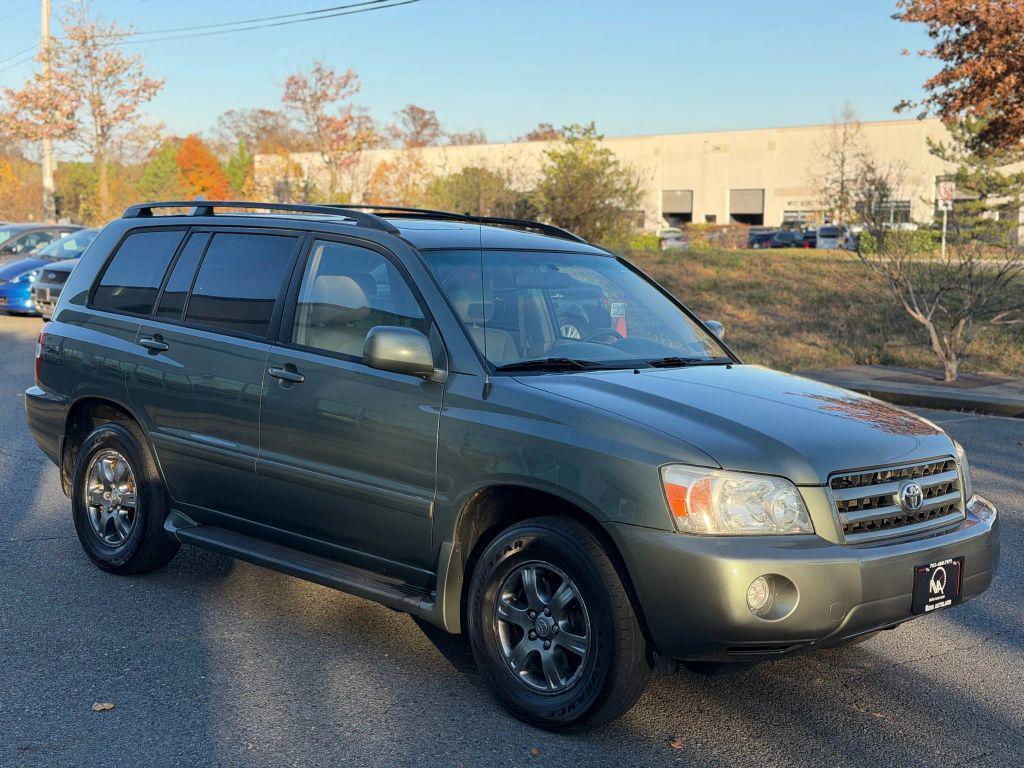 used 2004 Toyota Highlander car, priced at $7,995