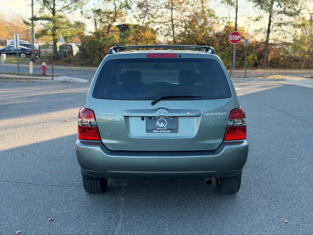 used 2004 Toyota Highlander car, priced at $7,995