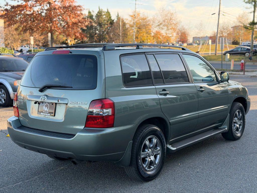 used 2004 Toyota Highlander car, priced at $7,995