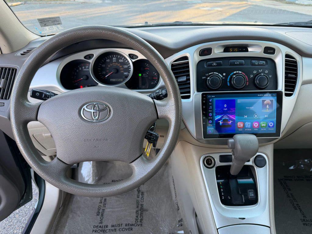 used 2004 Toyota Highlander car, priced at $7,995