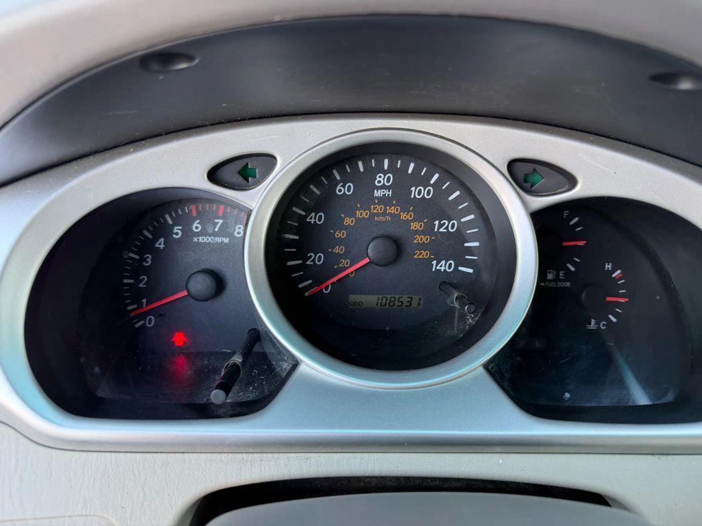 used 2004 Toyota Highlander car, priced at $7,995