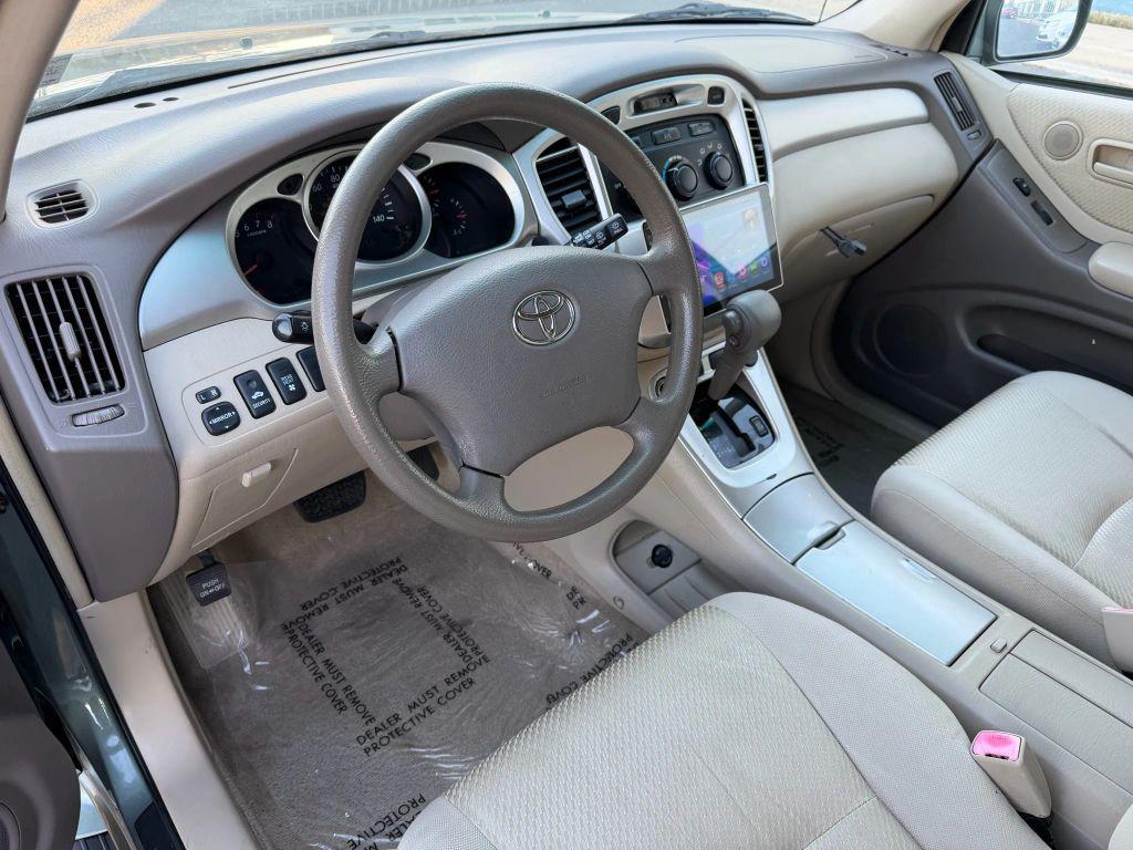 used 2004 Toyota Highlander car, priced at $7,995