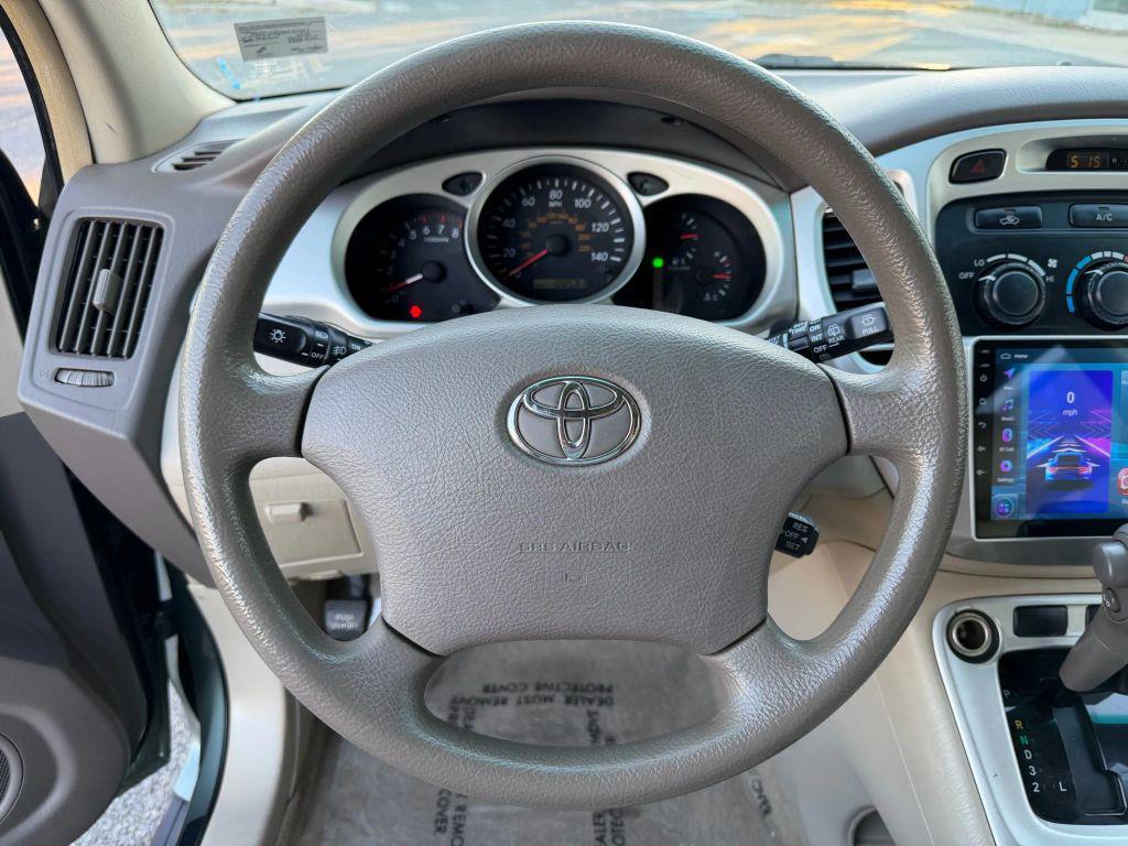 used 2004 Toyota Highlander car, priced at $7,995